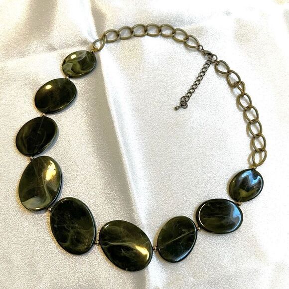 Green beaded necklace - Picture 5 of 8